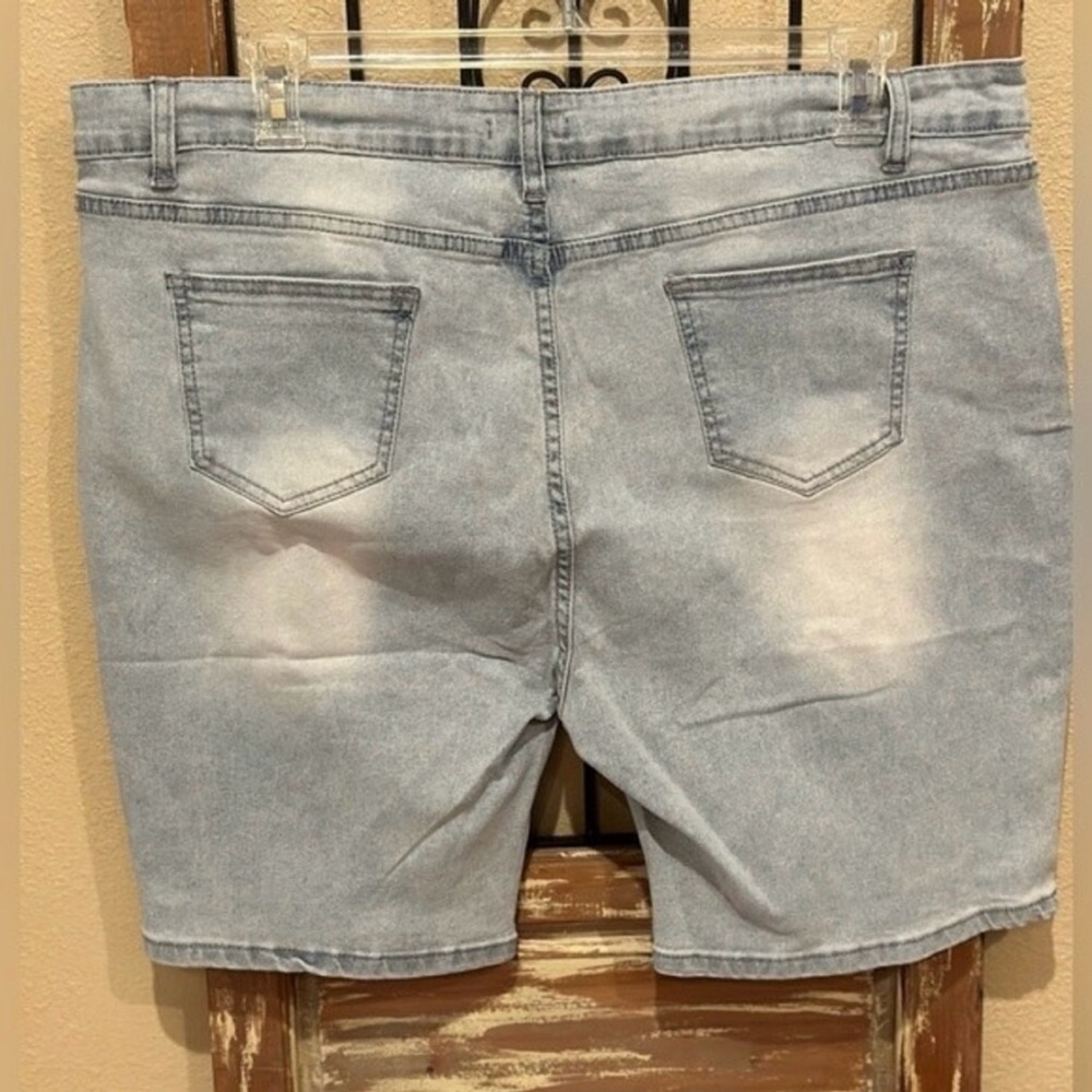 Judy Blue Light Blue Jean Shorts - Picture 4 of 6